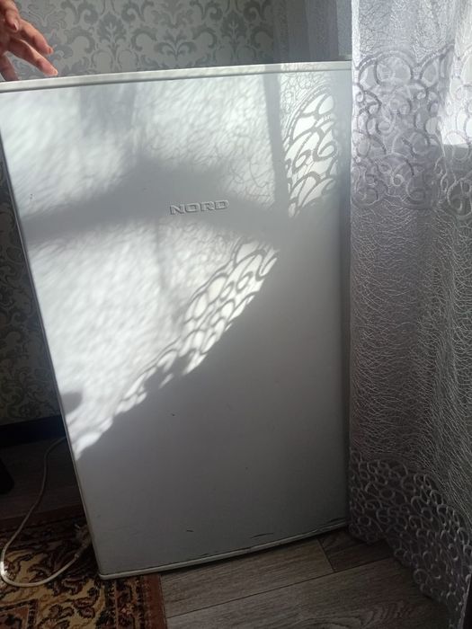 Продам маленький холодильник
