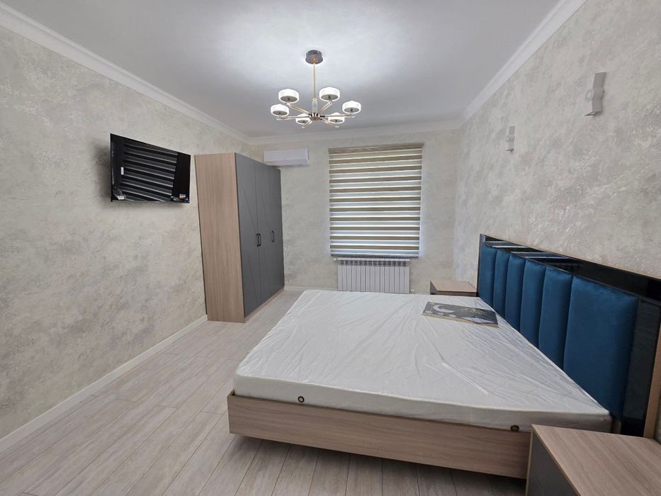 Квартира сотилади 103кв 8каватлик дом 4каватда жойлашган хама жихозлар