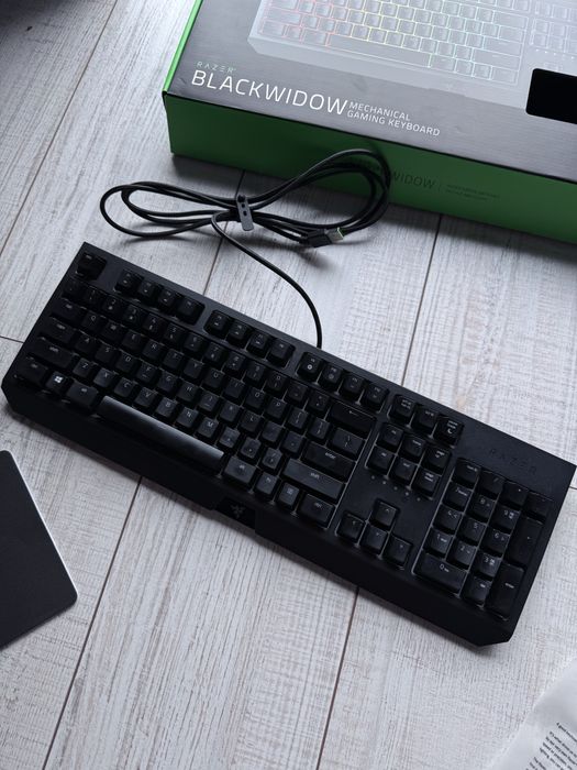 Razer клавиатура , мишка и микрофон