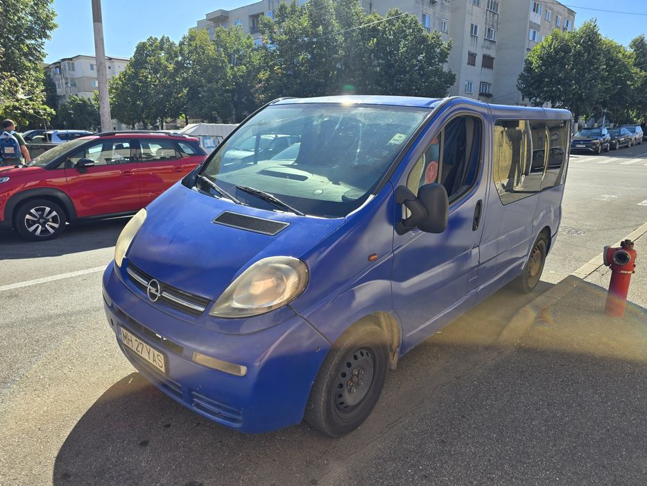 Vând urgent opel vivaro