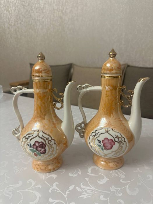 Кофейники фарфоровые, 2 шт. сост идеальное. 1970 годов