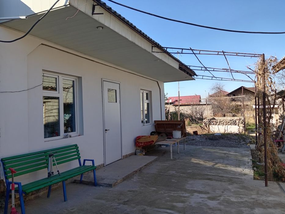 Yangi O'zbekiston bog'i yonida xovli