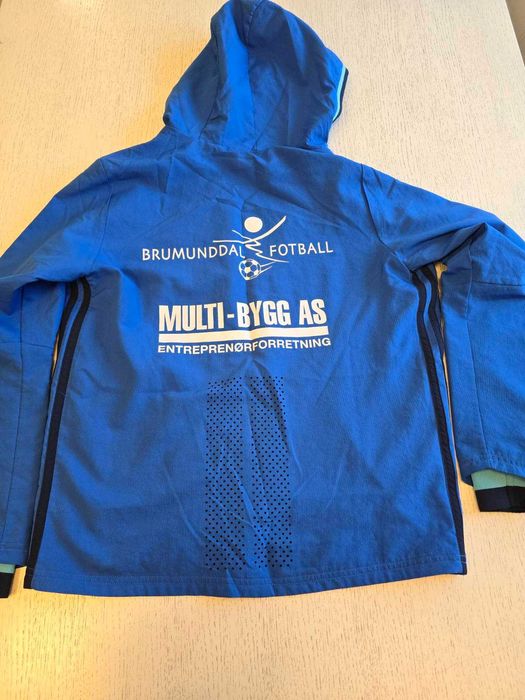 Спортно яке Adidas