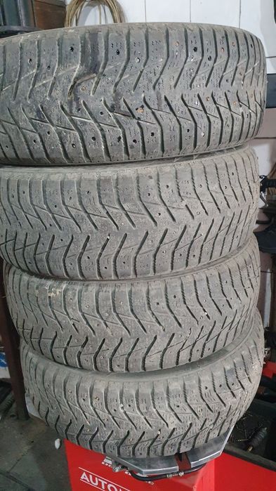 Продам комплект шин на 15