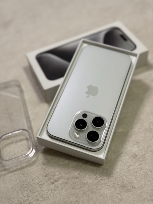 iPhone 15 Pro White Titanium 94% full box + husa ca nou 128 GB