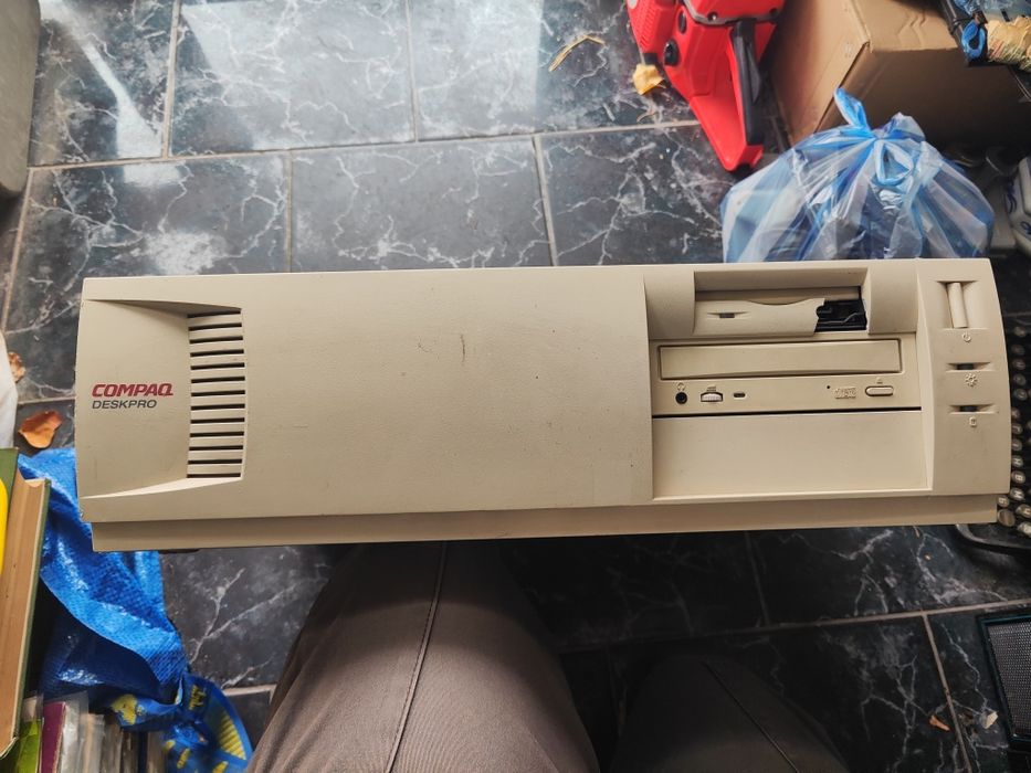 Стар компютър compaq deskpro series pd1005