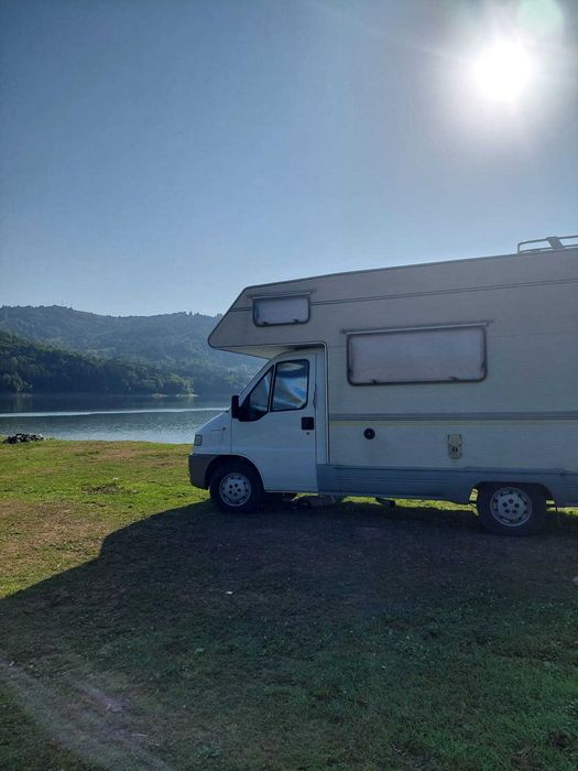 Vând autorulotă dotată off camping