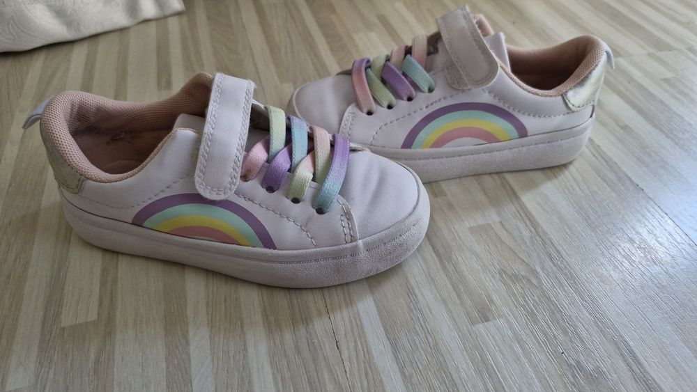 Adidasi fete h&m marimea 26