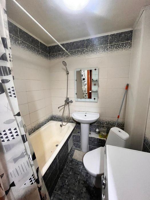 Продам 1 ком в 4 мкр