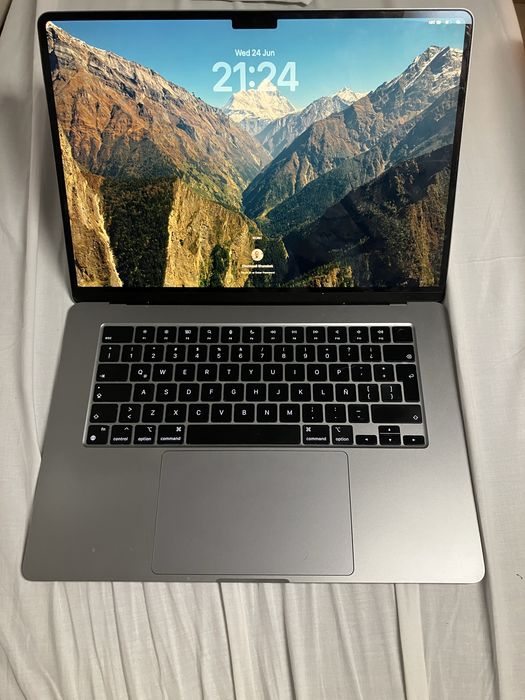 macbook air 15 m2 8GB
