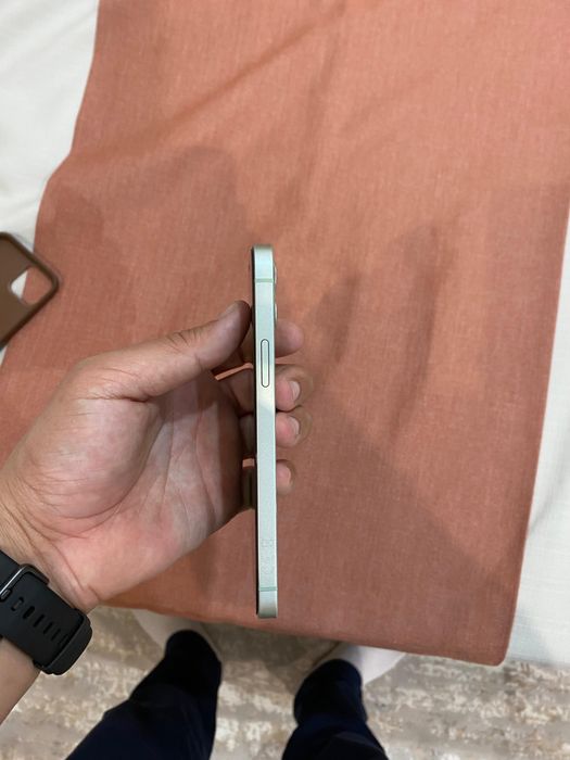 Айфон 12 сатылады