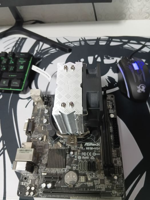 продам материнкиу с i5 4460