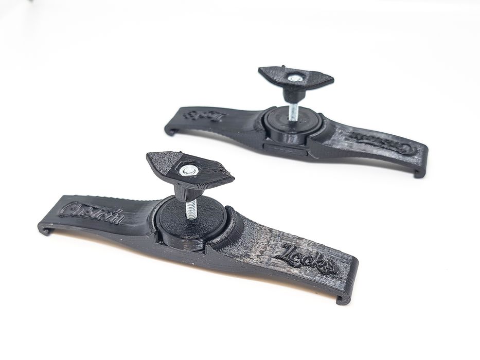 Suport magnetic numar inmatriculare pentru grila fagure Audi rs a4 a6