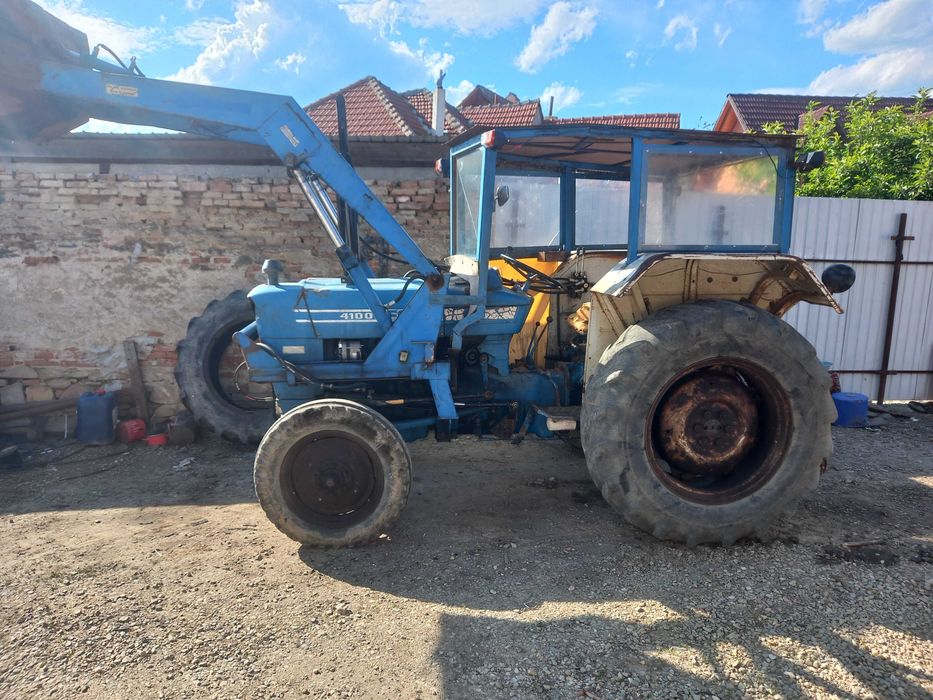 De vanzare tractor ford.4100.