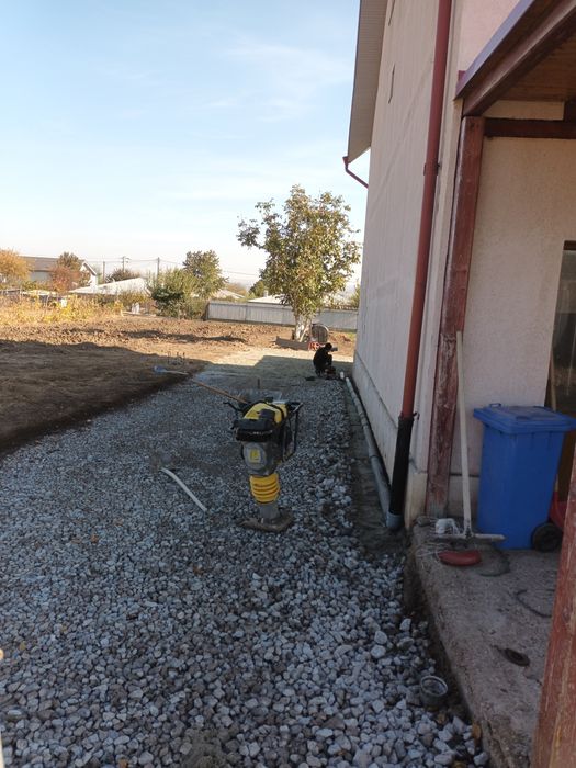 Mini excavator JCB 18Z-1 inchiriez