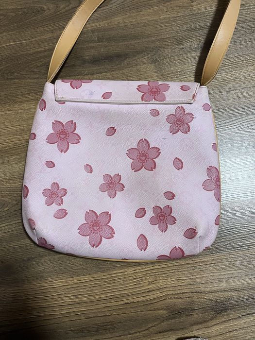 Чанта Louis Vuitton на цветя