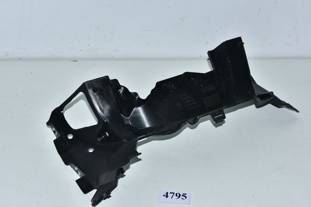 BMW F900XR K84 Conductă de evacuare a aerului 46638403904