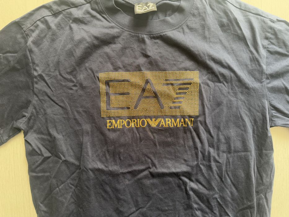 Продам футболку EA7