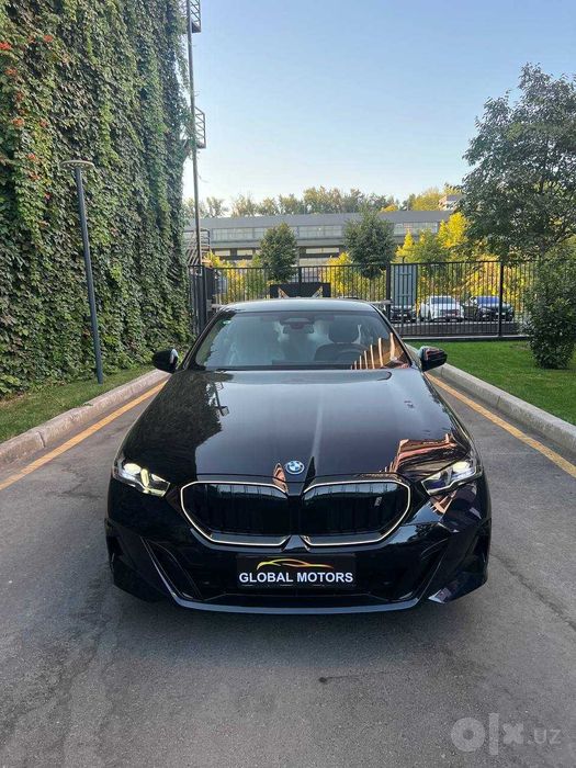 BMW I5 50L Автомобиль в наличии.