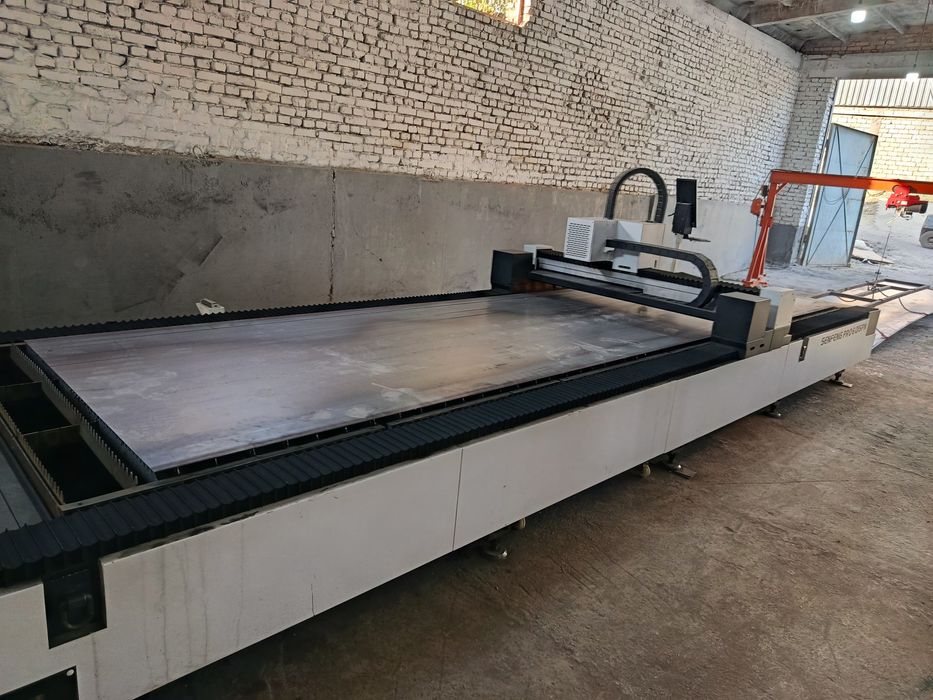 Metal kesuvchi lazer Senfeng 1500x6000 6 kw