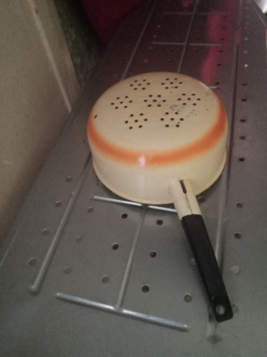 Дуршлаг эмалированный.