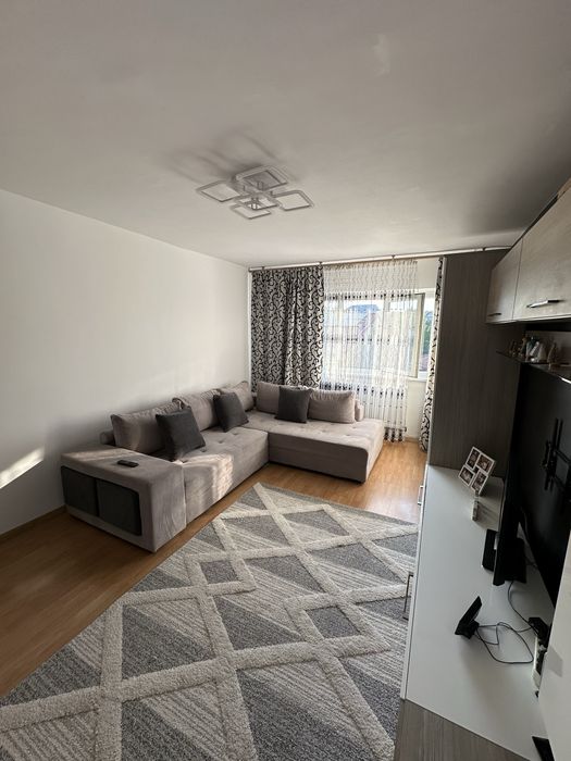 Apartament 2 camere Decomandat 60 mp Etaj 2/4 Centrală termica proprie