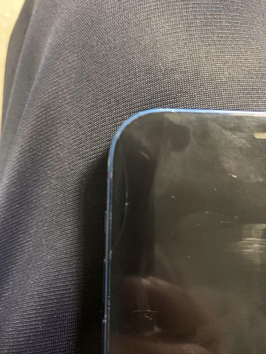 Продам Айфон 12