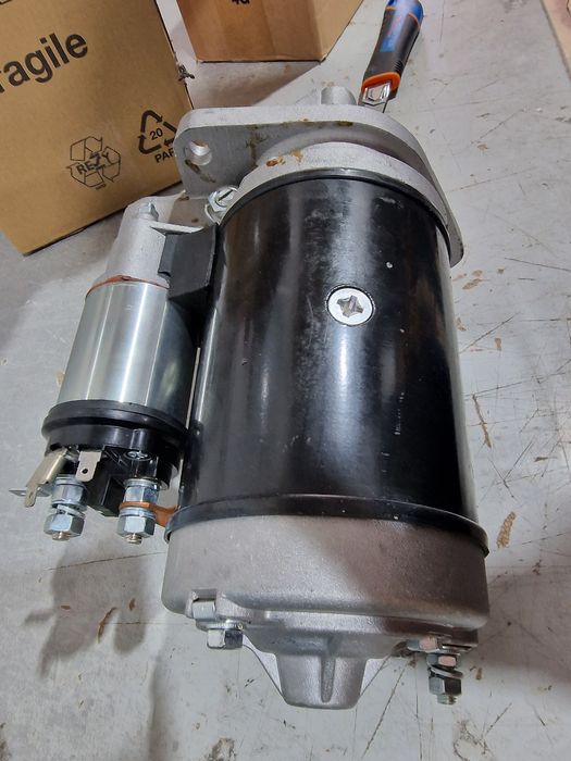 Electromotor Ford dexta nou import preț 1150 lei se poate trimite prin