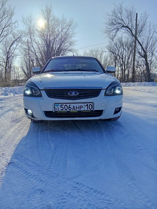Продам приору седан