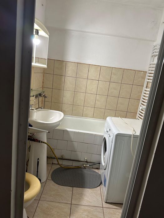 Apartament 2 camere ultra central deasupra  la cec