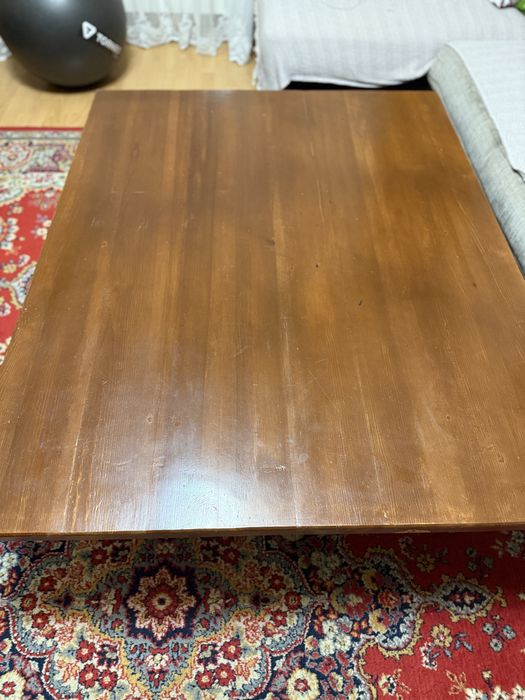 Продам стол дерево .