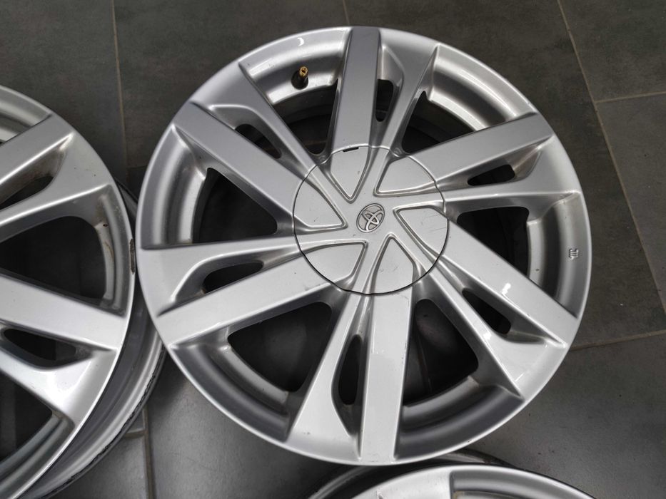 Джанти с гуми 15 - Toyota Aygo