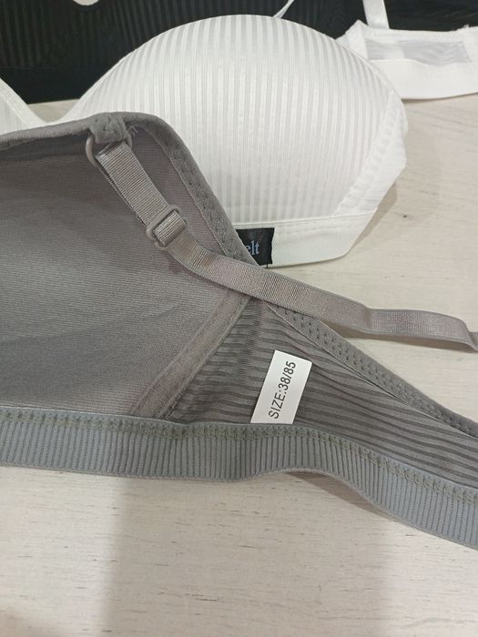 Продам 3 бюстгальтера новых на девочку
