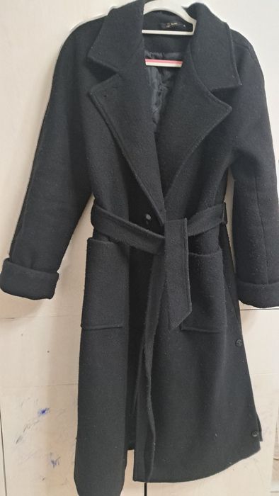 Продам пальто красное .3000тг