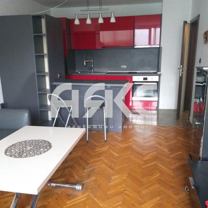 Дава се под наем Тристаен апартамент в София, Стрелбище - 72 кв.м за 747.66 € - Снимка #1