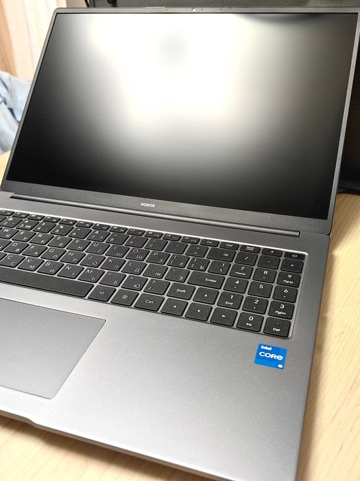 Honor Magicbook X16: Core i5-12450H, 16GB, 512SSD, 300nit