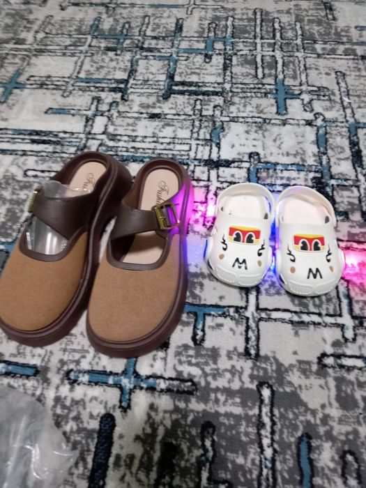 Ayollar uchun Zamonaviy oyoq kiyim