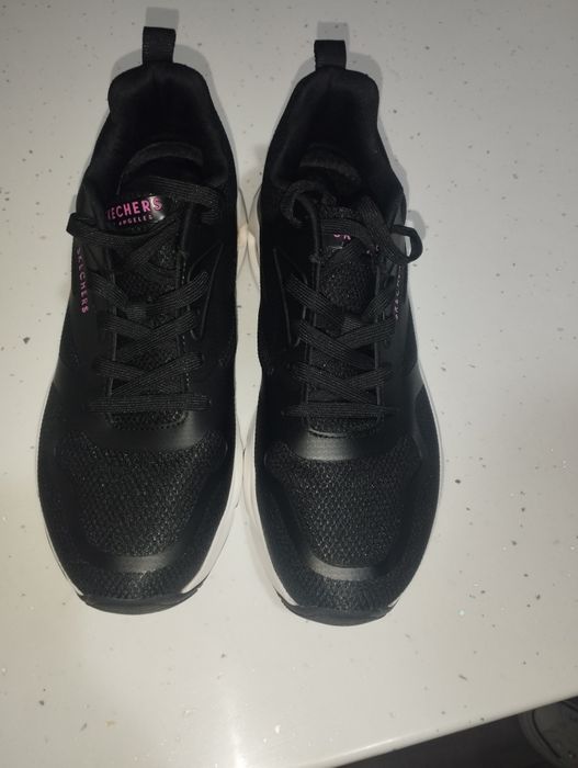 Adidași skechers damă