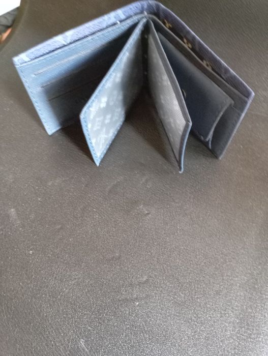 Portofel lv albastru nou