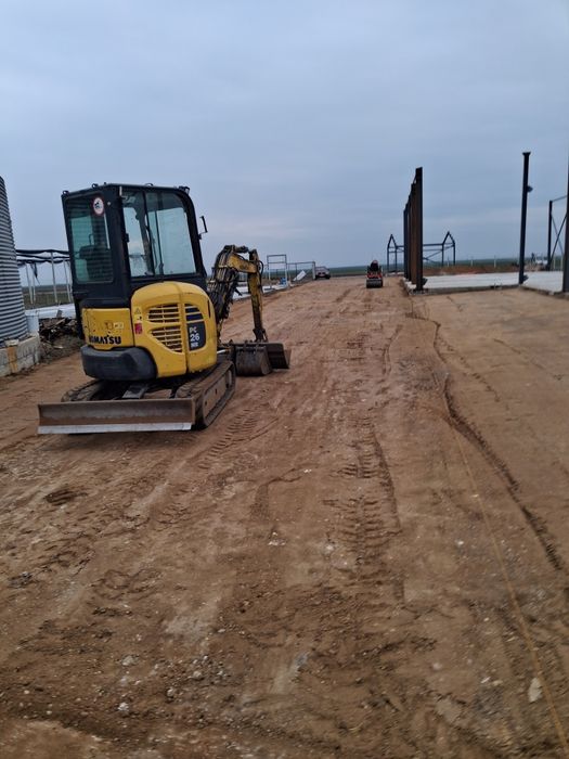 Excavator/Cilindru compactor  de
