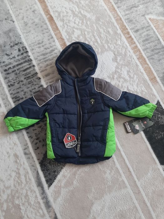 Продам куртку детскую