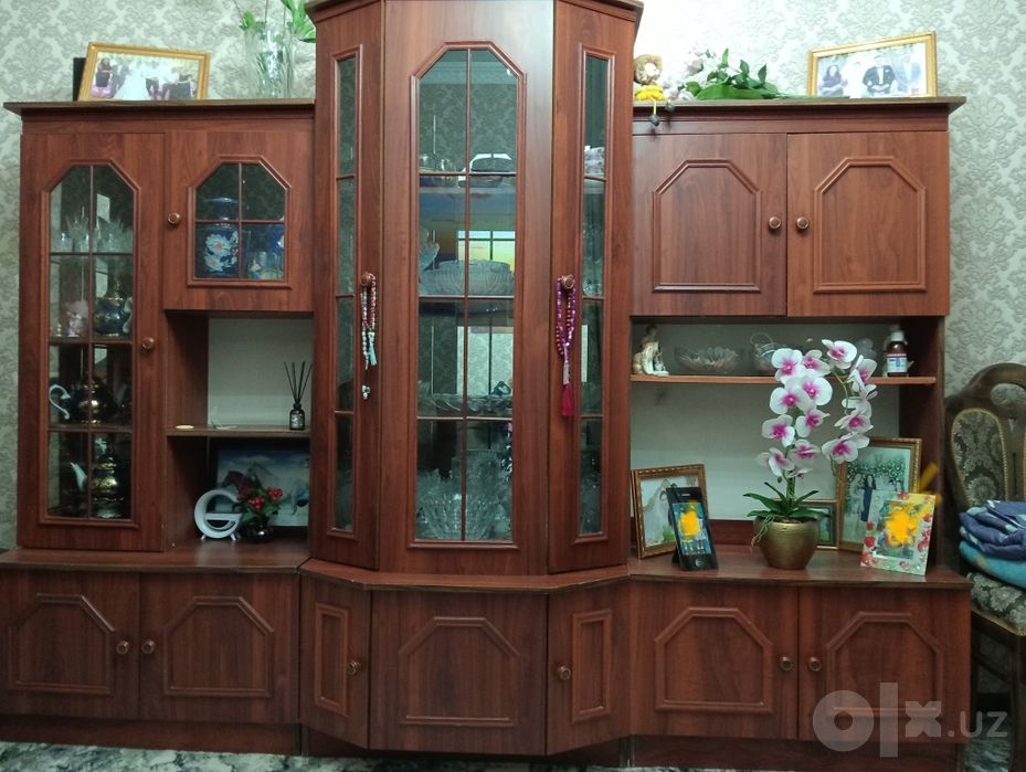 Мебель горка(сервант )для зала