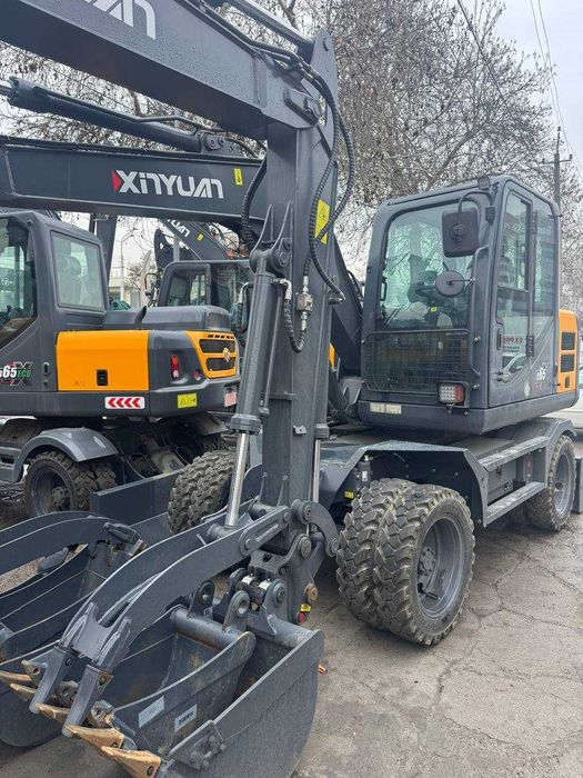 Колесный  гидравлический экскаватор XINYUAN XYC65 550  млн сум с НДС