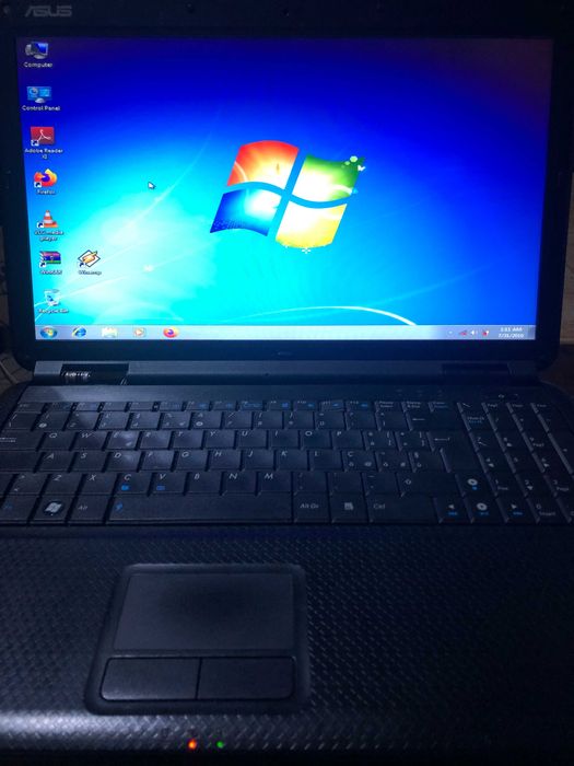 Asus K50C, display 15,6 " LED hd, 1366 x 768 rezolutie
