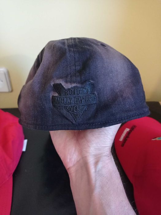 Шапки Adidas, Harley Davidson, Hahnenkamm