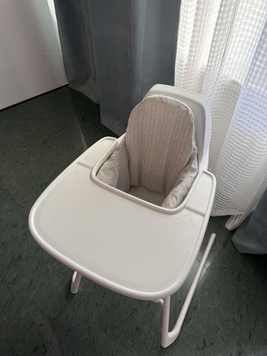 Сролче за хранене с табличка и стъпала