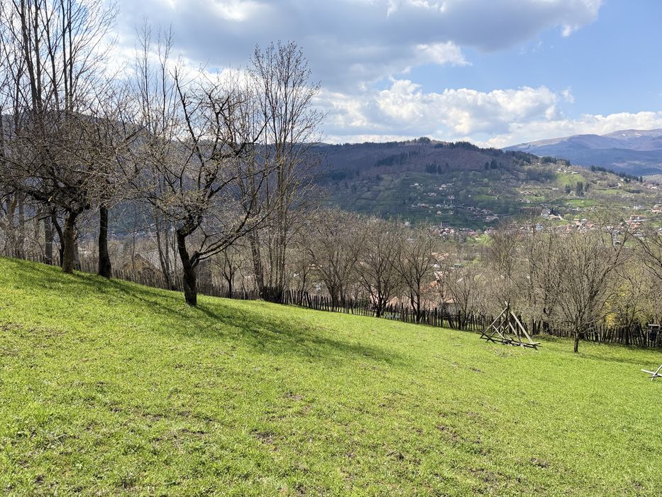 Teren intravilan 1661 mp Teșila, Valea Doftanei, vedere Munții Baiului - Vedere 2
