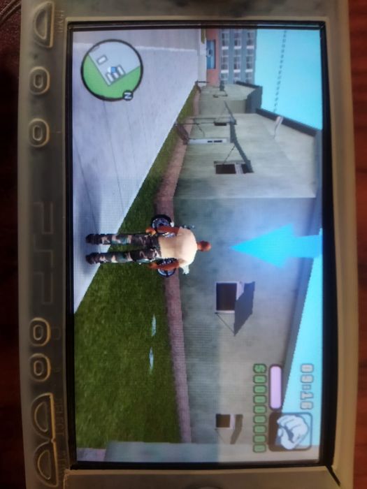 Продам портативную приставку psp 2000