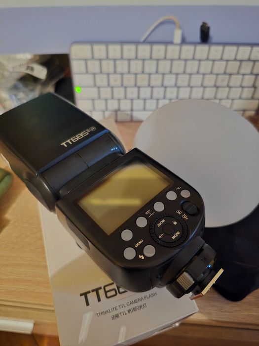 Godox TT685 II flash за Никон + дифузер , в отлично състояние