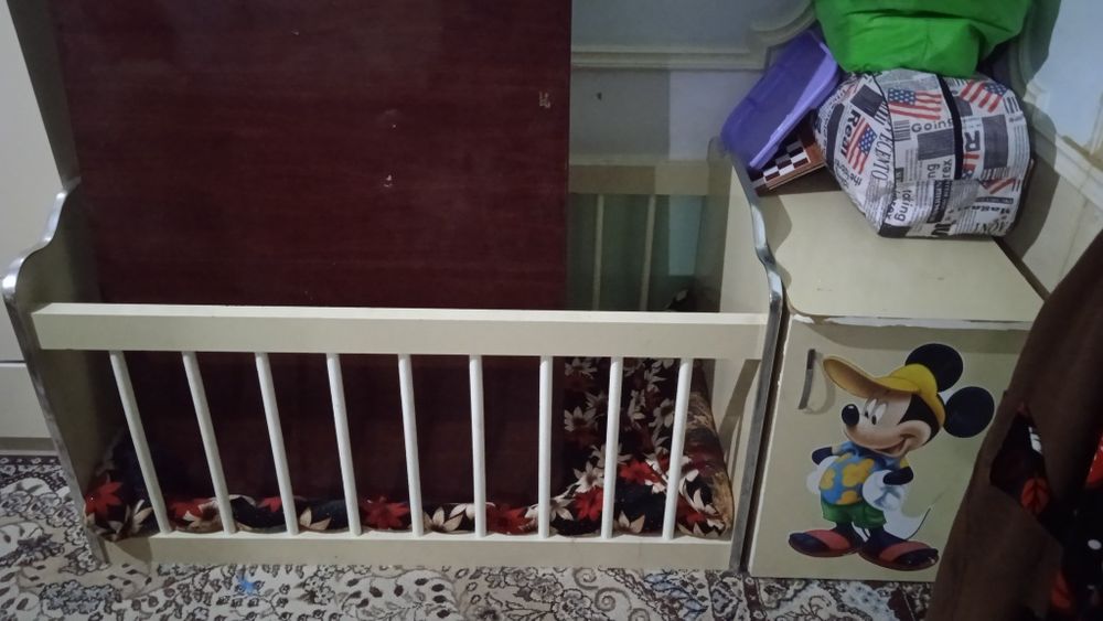 Хаммасини арзонга бериб юбораман Шефонер дивананча кроватка тумбача